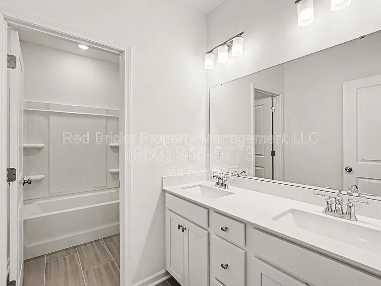 11026 Lochmere Rd — Photo 27