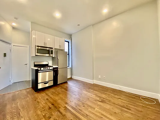 Rented by Compass | media 12