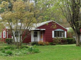 52 Jeffrey Ln, Amherst, MA 01002