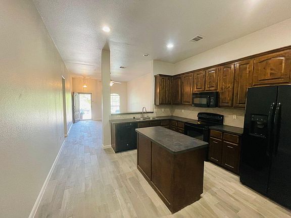 5th image of 2229 Colby Ln
