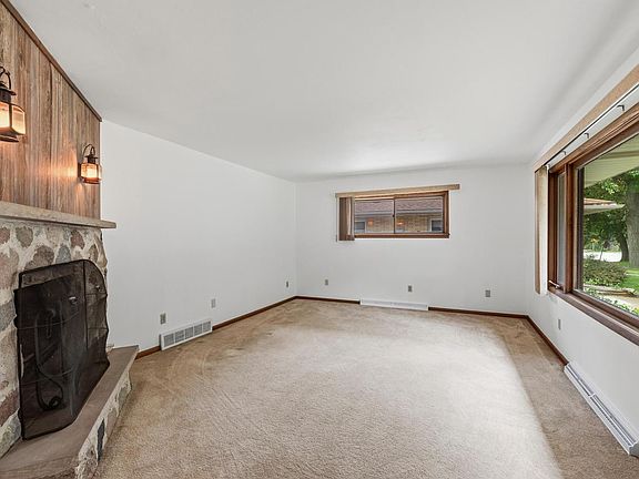 3rd image of 4973 S 19th STREET