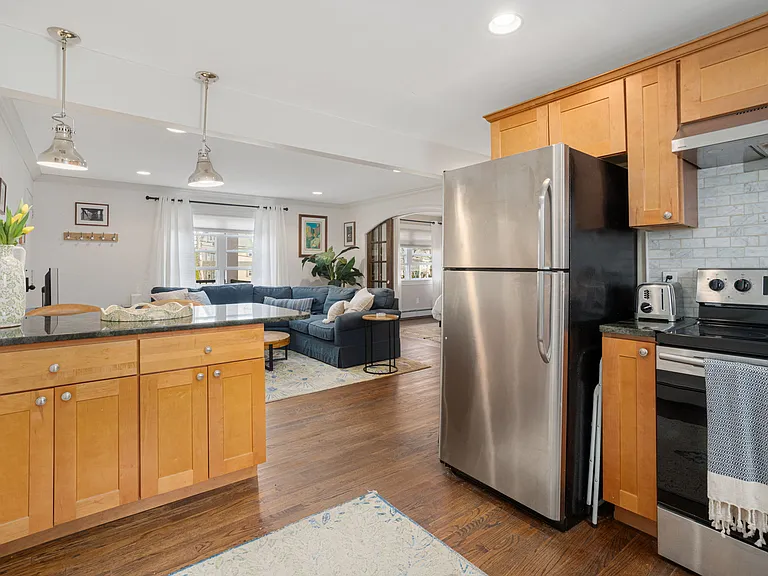 70 Carroll Ave #706 — Photo 10