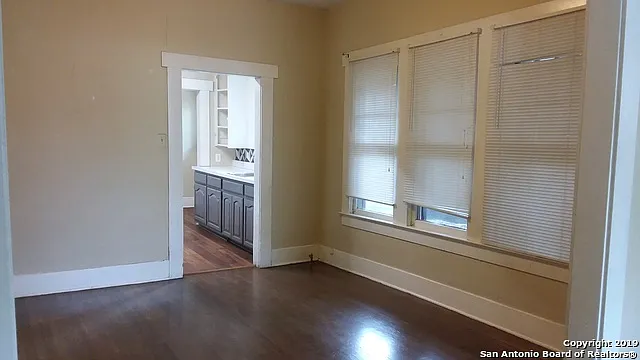 3 bed, 2.5 bath, 1170 sqft, $1,894 — Photo 3