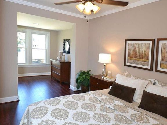 8-Master Bedroom_06222021