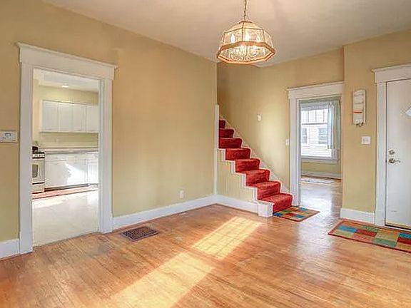 2nd image of 606 W Iowa St #213