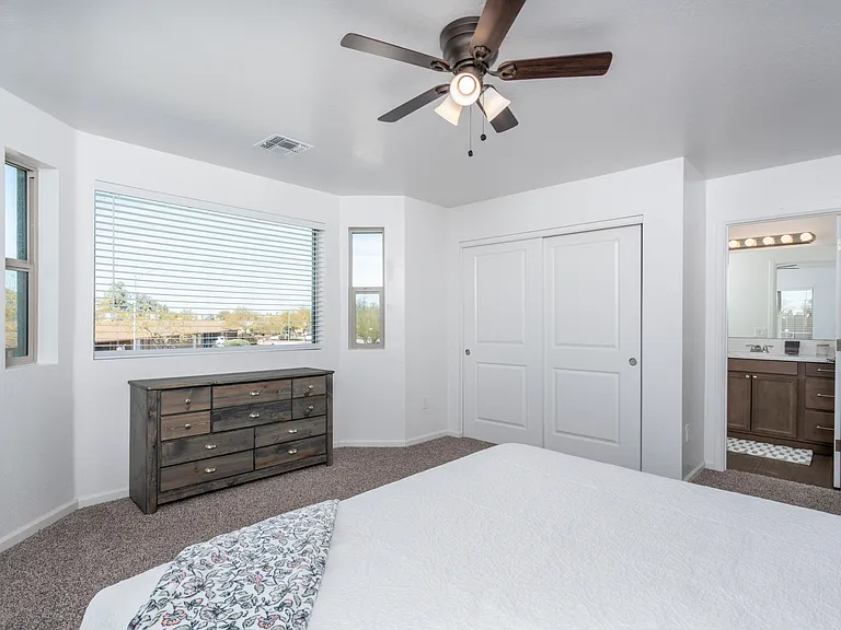 1640 N Cameron St #1640 — Photo 11