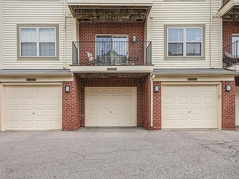 3286 Camden Dr #1 — Photo 18