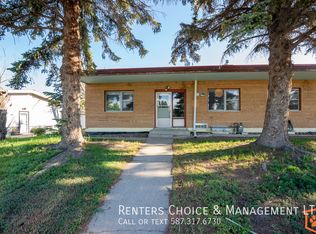 4927B 55th Ave, Taber, AB T1G1H4