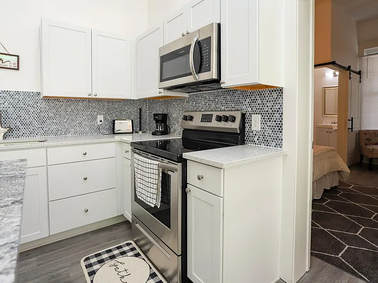 307 W 36th St #B — Photo 42