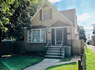 9514 S Ridgeway Ave, Evergreen Park, IL 60805