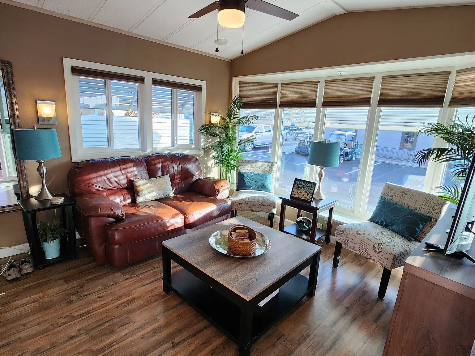 2 bed, 1.5 bath, 800 sqft, $1,600 — Photo 3