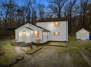 292 Weymouth St, Holbrook, MA 02343