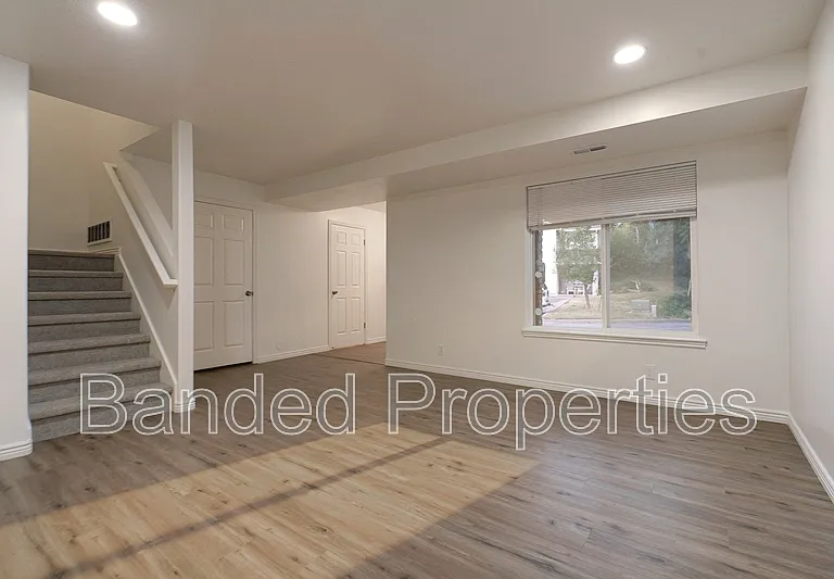 325 E Mill St S #3 — Photo 3