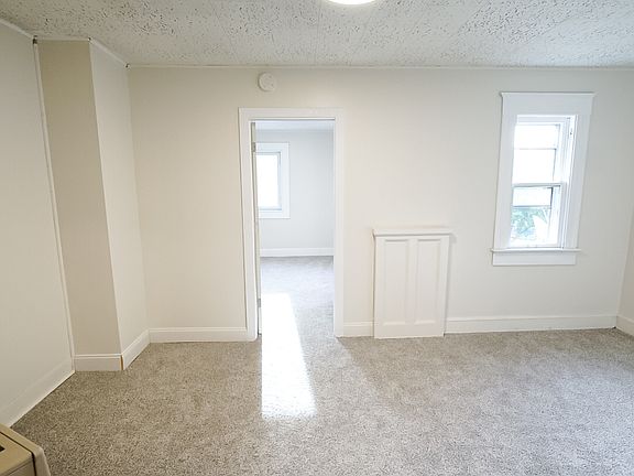 3rd image of 1912 Geneva St