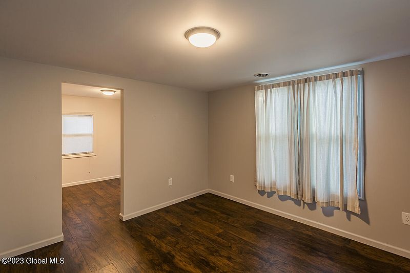 4th image of 3 Pleasant Avenue