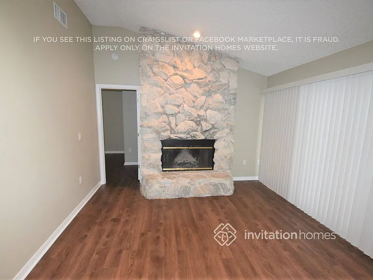 4061 Prairie View Dr N — Photo 6