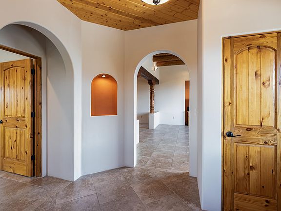 3rd image of 160 Colonias Pointe Dr