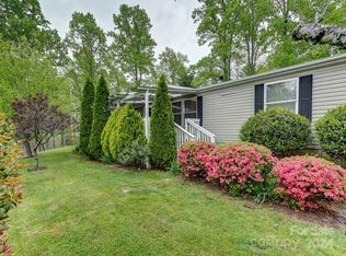 18 Hallaran Dr, Marshall, NC 28753