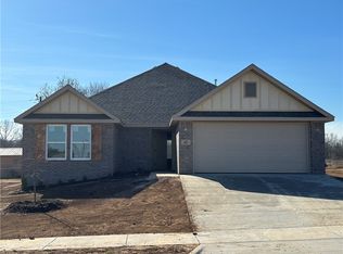 45 Pitts St, Farmington, AR 72730
