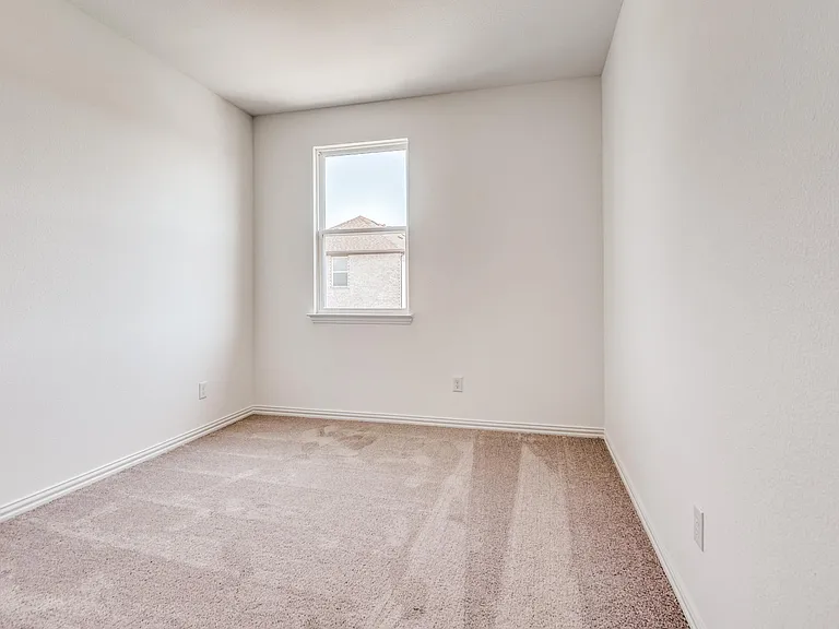 6205 Queens Path — Photo 25