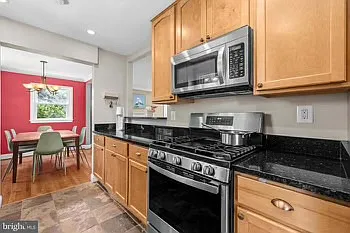 3241 Holly Hill Dr — Photo 3