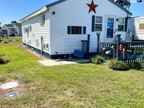 8272 Bay View Ln, Chincoteague, VA 23336
