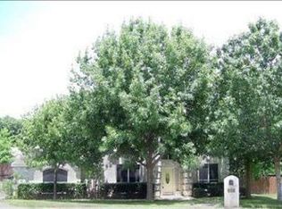 7617 High Meadow Ct, Fort Worth, TX 76112