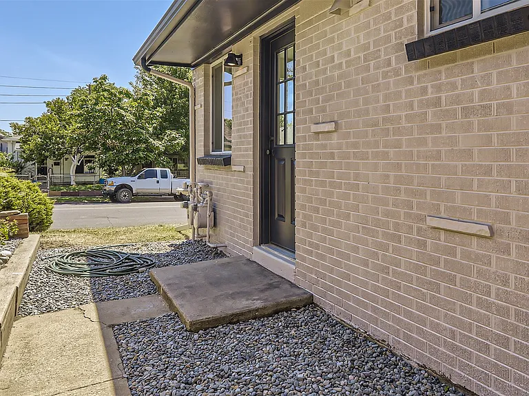 3919 N Lipan St — Photo 14