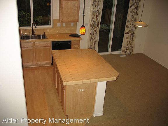 3rd image of 3427 SE Pinewood Ave