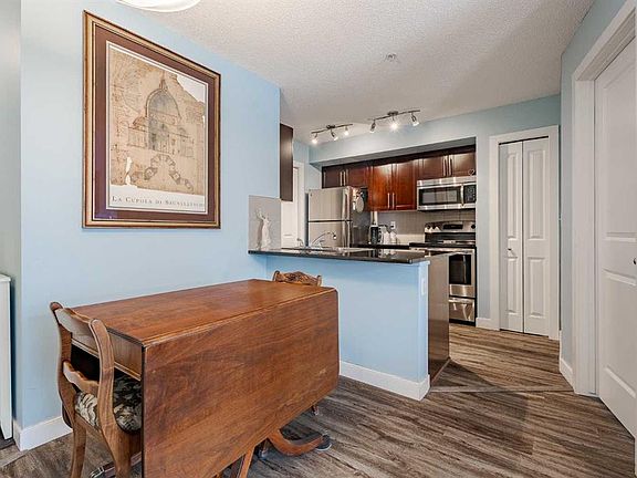 5th image of 2715 SW 12th Ave SE #311