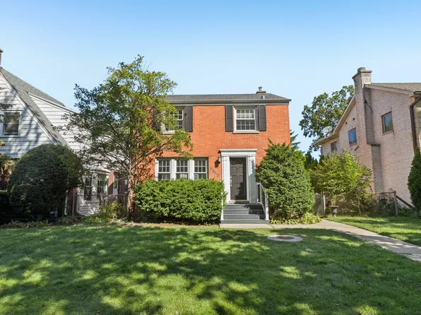 5352 Greenwood St, Skokie, IL 60077