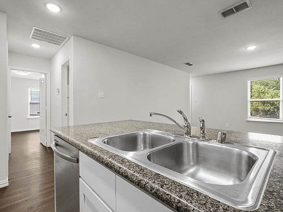 3rd image of 2208 Sayle St