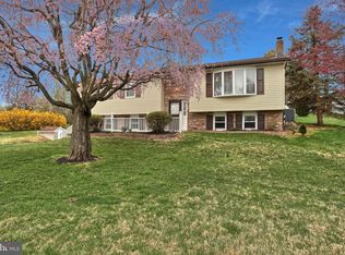 11 Cheltenham Dr, Hummelstown, PA 17036