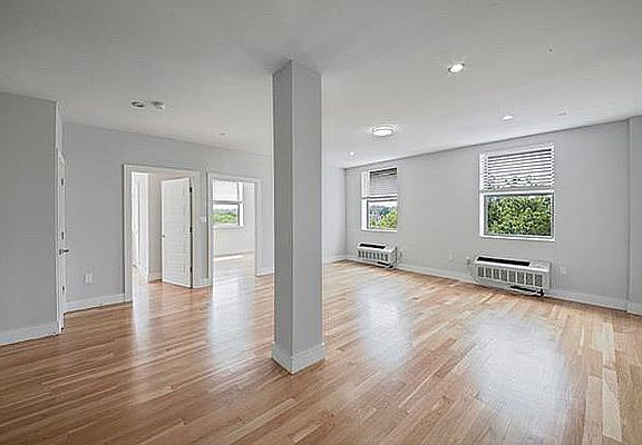 3rd image of 9002 Queens Blvd APT 306