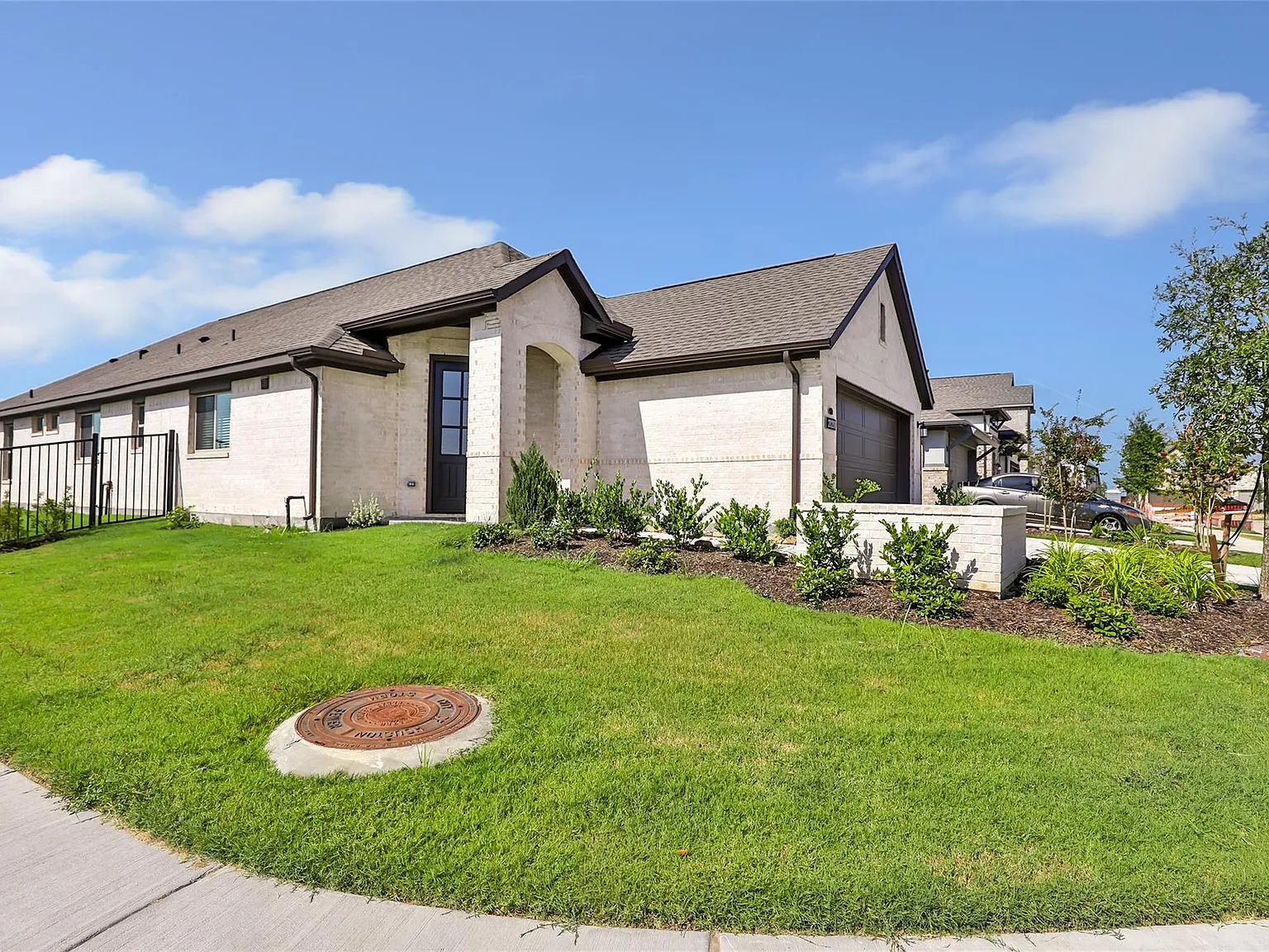 4 bed, 2.0 bath, 1755 sqft, $2,850 — Photo 4