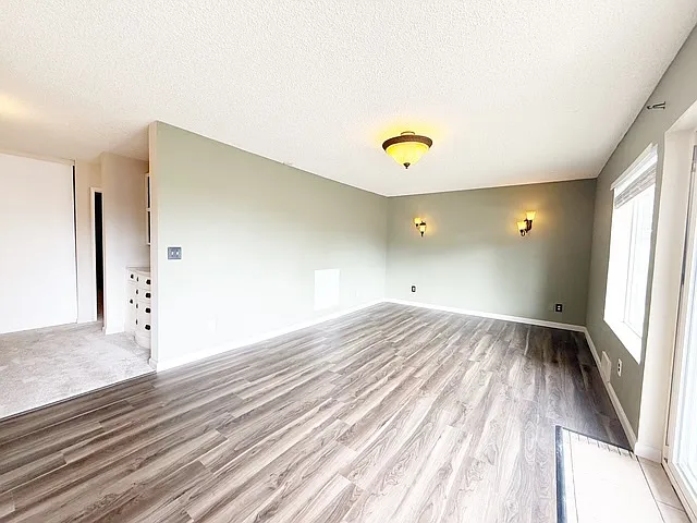 924 Shorewood Drive - B-16 — Photo 1
