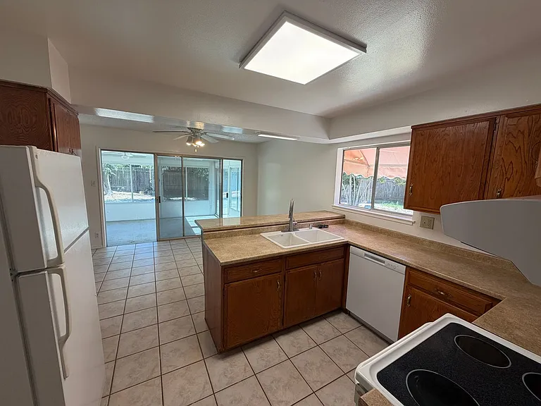 6446 Belgrove Way — Photo 8