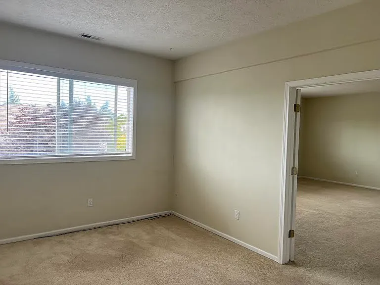 7673 SW Millerglen Dr — Photo 9
