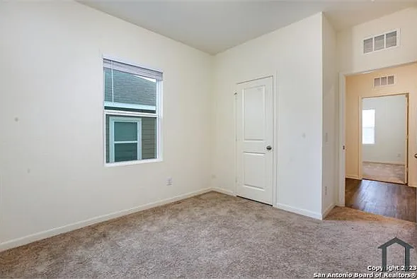 12530 Larissa — Photo 17