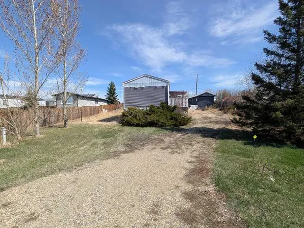 312 Christian Ave W, Standard, AB T0J 3G0