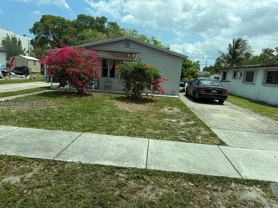 3810 SW 25th St