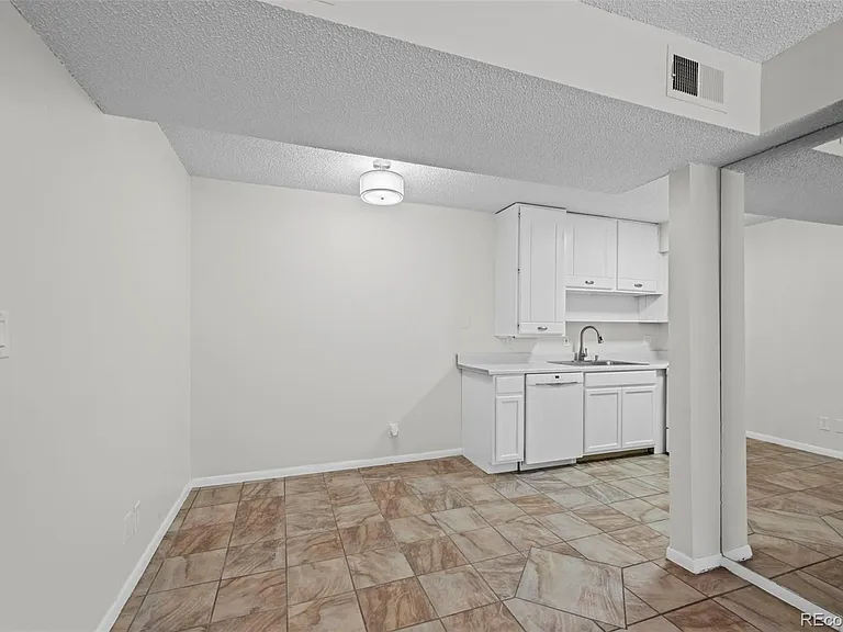 5300 Cherry Creek Dr S #326 — Photo 9