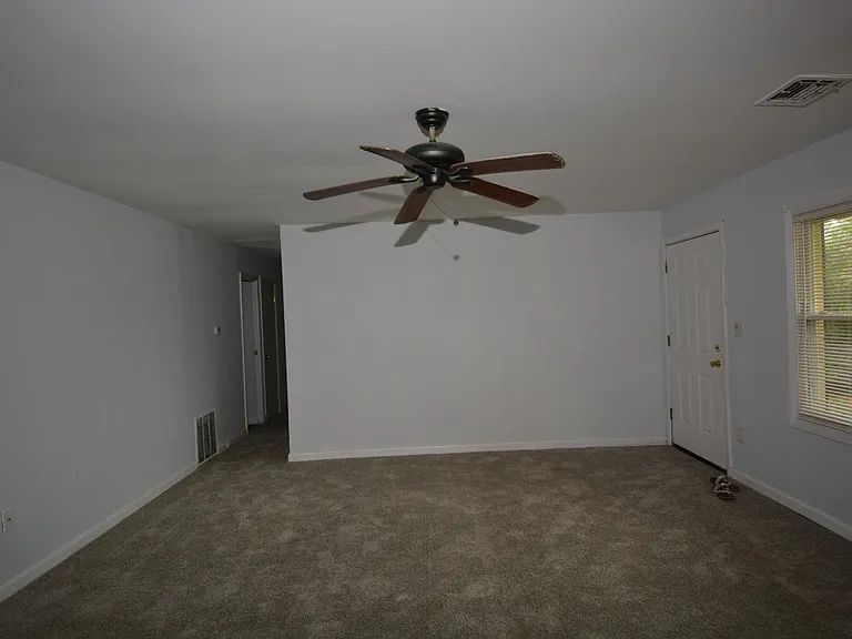 1086 Wellspring Dr — Photo 4