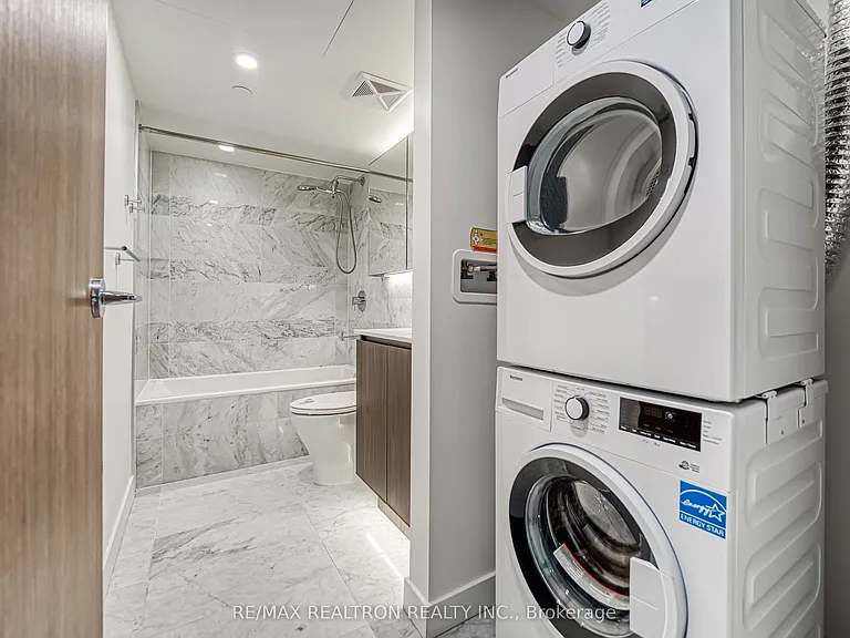17 Bathurst St #2603 — Photo 32