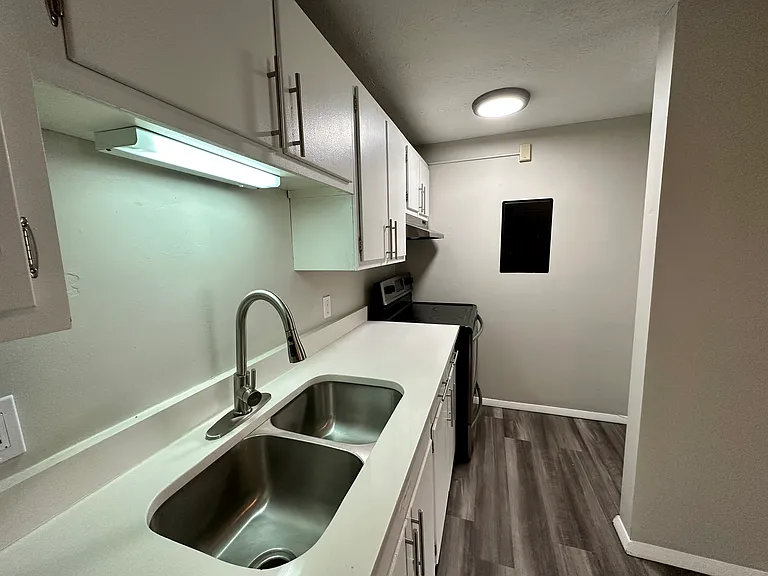 660 S Shore Ct #660 — Photo 8