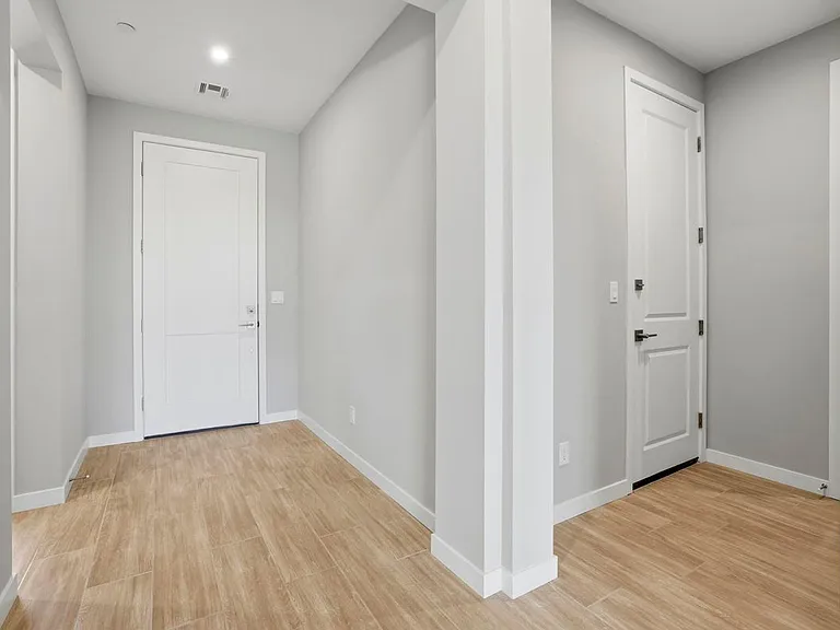 943 Cumberwood Ct — Photo 2