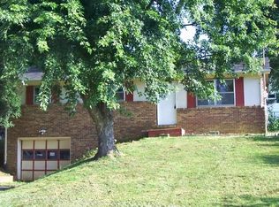393 Rockhouse Rd, Johnson City, TN 37601