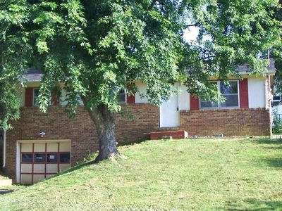 393 Rockhouse Rd, Johnson City, TN, 37601
