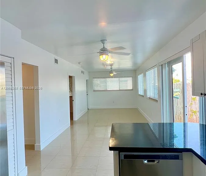 8227 Crespi Blvd #4 — Photo 12