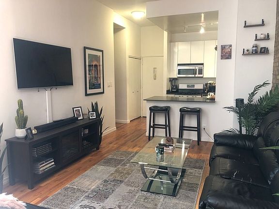 3rd image of 95 Horatio St APT 627